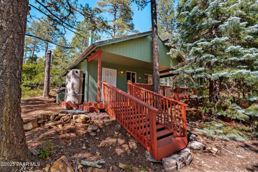 Photo of 318 E Poland Road, Prescott, AZ 86303 (MLS # 1077252)