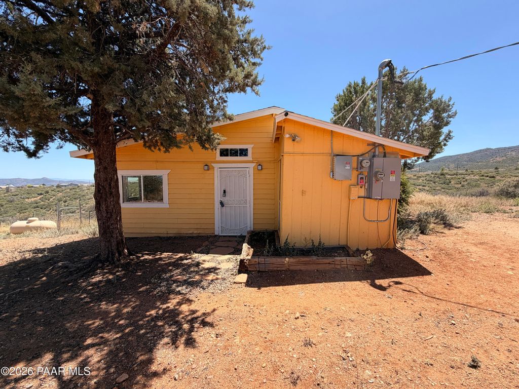 Photo of 9275 E Chestnut Hill Avenue, Dewey-Humboldt, AZ 86327 (MLS # 1081943)
