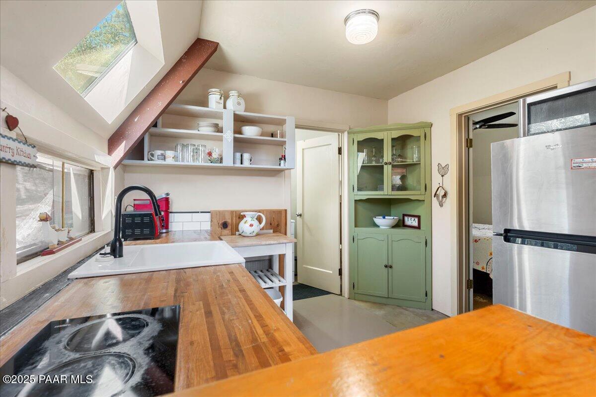 2308 W Mountain Laurel Road