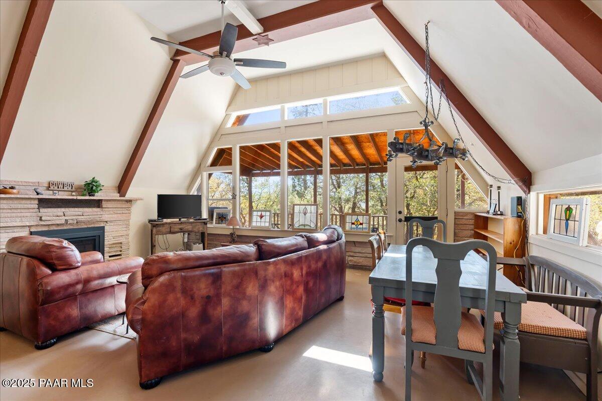 2308 W Mountain Laurel Road
