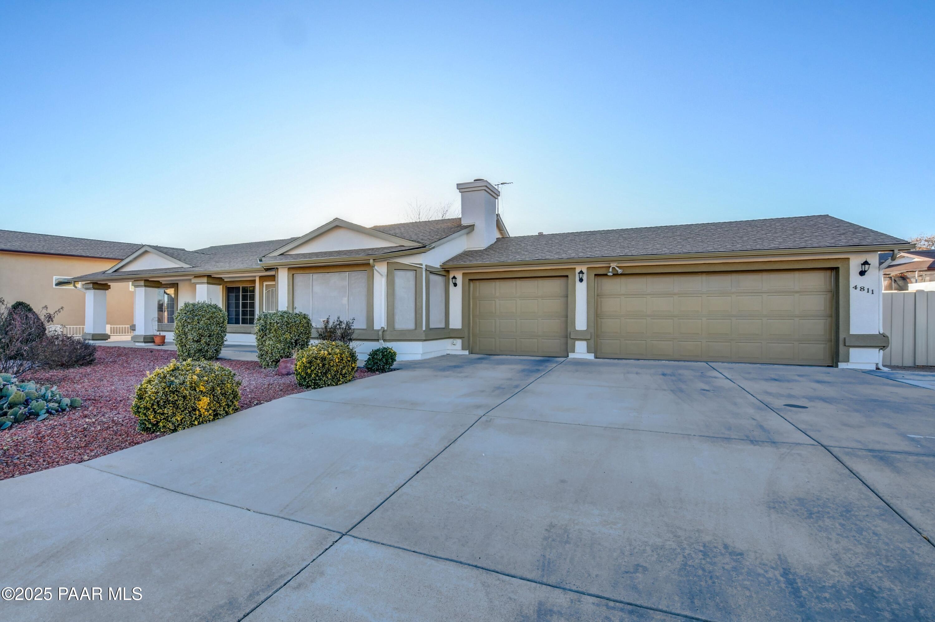 4811 N Sheridan Lane