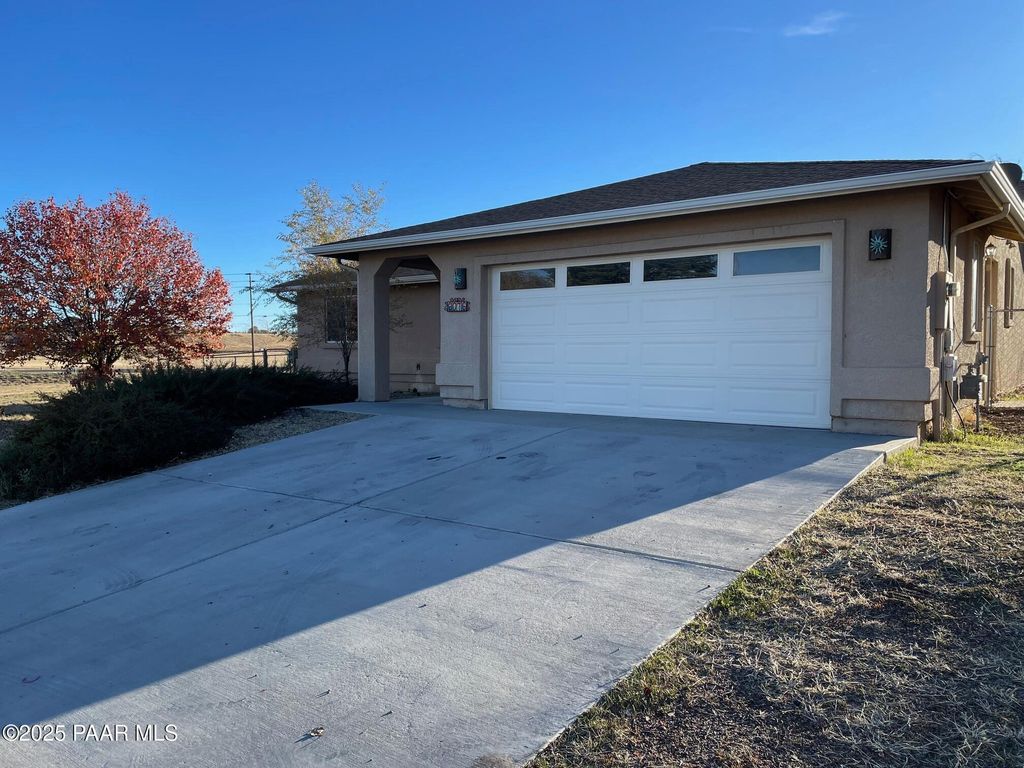 Photo of 6076 N Viewpoint Drive, Prescott Valley, AZ 86314 (MLS # 1078144)