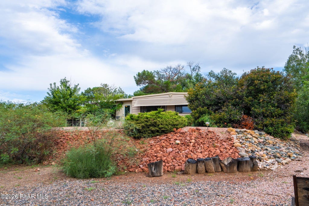 Photo of 10075 E Dapple Grey Trail, Dewey-Humboldt, AZ 86327 (MLS # 1084819)