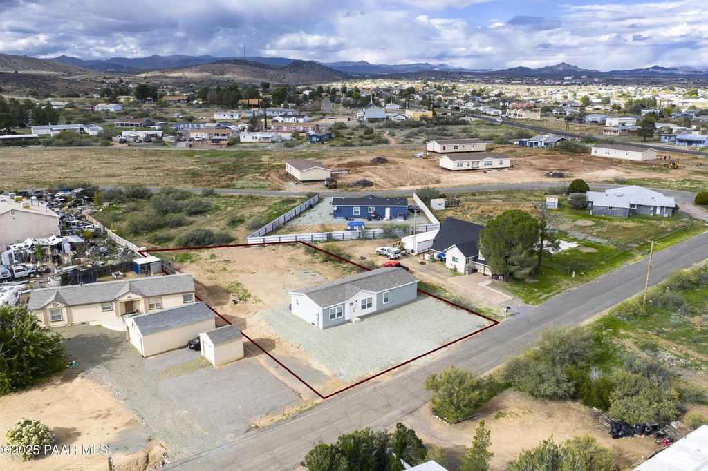 Photo of 15918 S Indian Bend Drive, Mayer, AZ 86333 (MLS # 1078125)