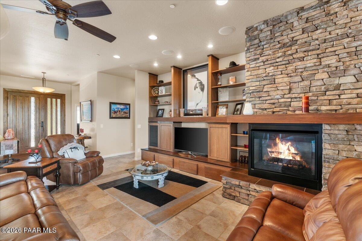 113 S Cloudberry Circle