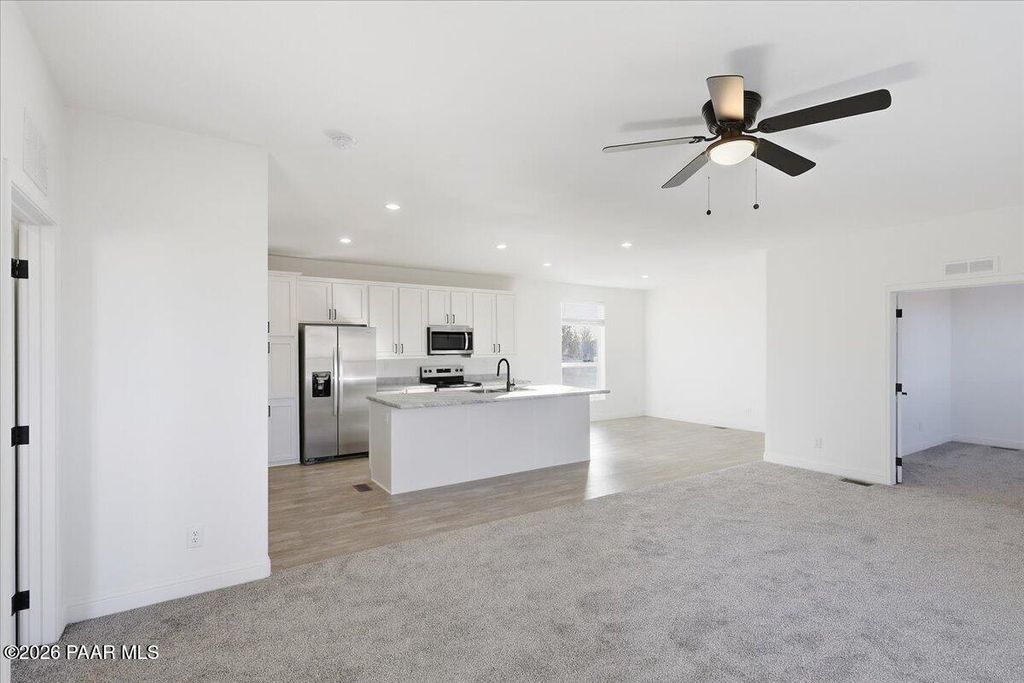 Photo of 1477 E Whirlpool Drive, Paulden, AZ 86334 (MLS # 1079388)