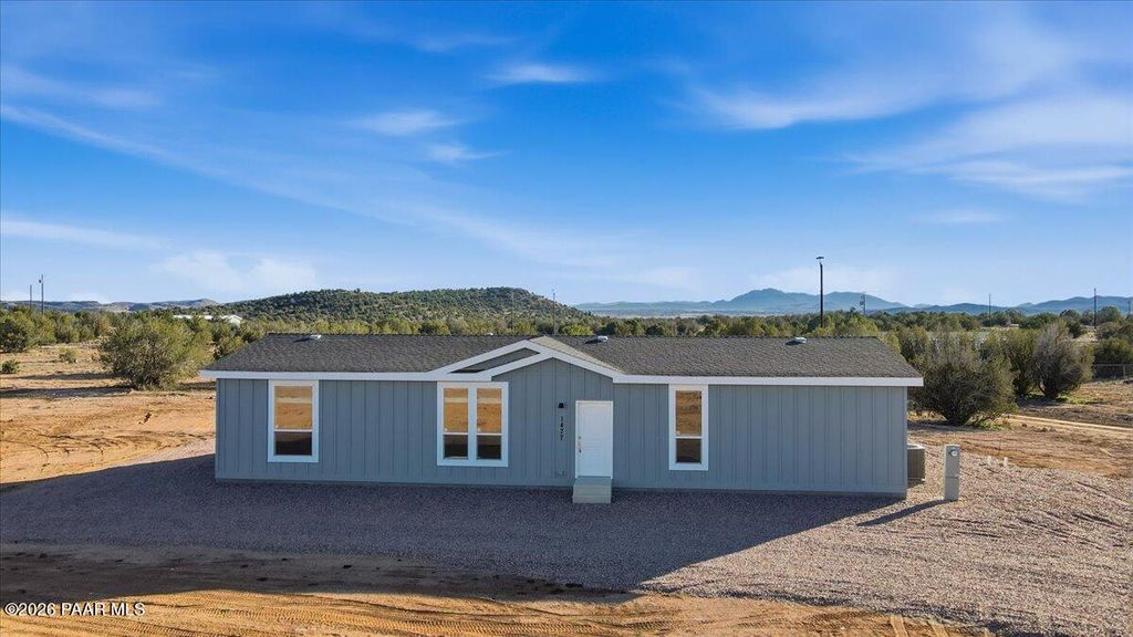Photo of 1477 E Whirlpool Drive, Paulden, AZ 86334 (MLS # 1079388)