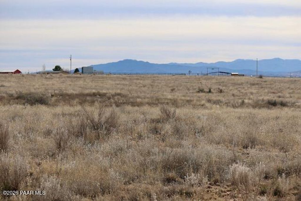 Photo of 3 E Dawn To Milky Way, Prescott Valley, AZ 86315 (MLS # 1078964)