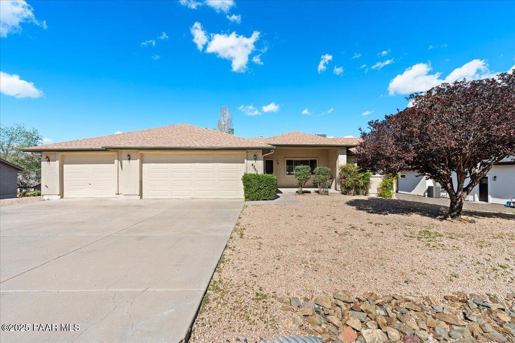 Photo of 4350 N Verde Vista Drive, Prescott Valley, AZ 86314 (MLS # 1076927)