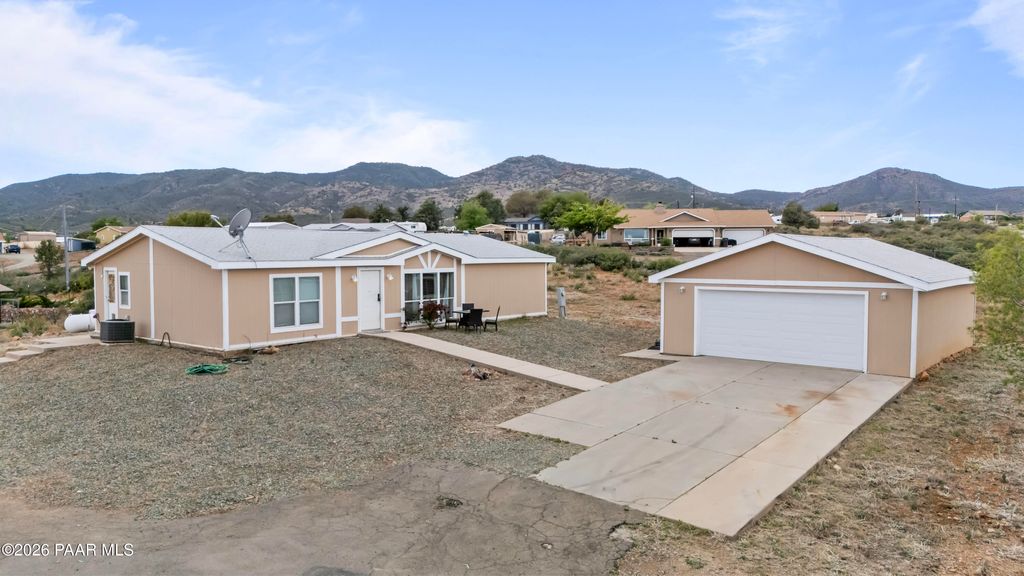 Photo of 9915 E Cranberry Road, Dewey-Humboldt, AZ 86327 (MLS # 1081686)