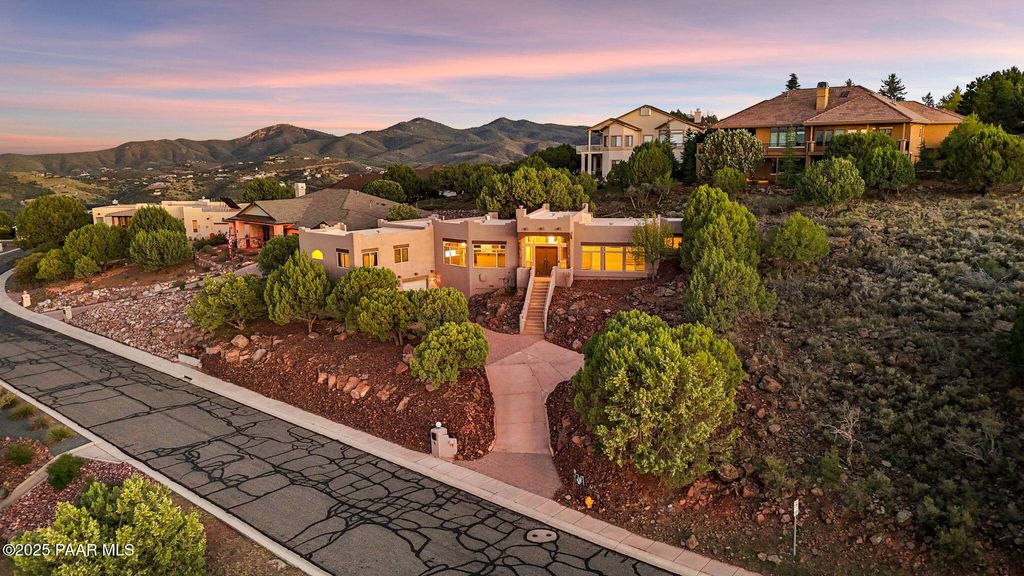 Photo of 1047 Yavapai Hills Drive, Prescott, AZ 86301 (MLS # 1077043)