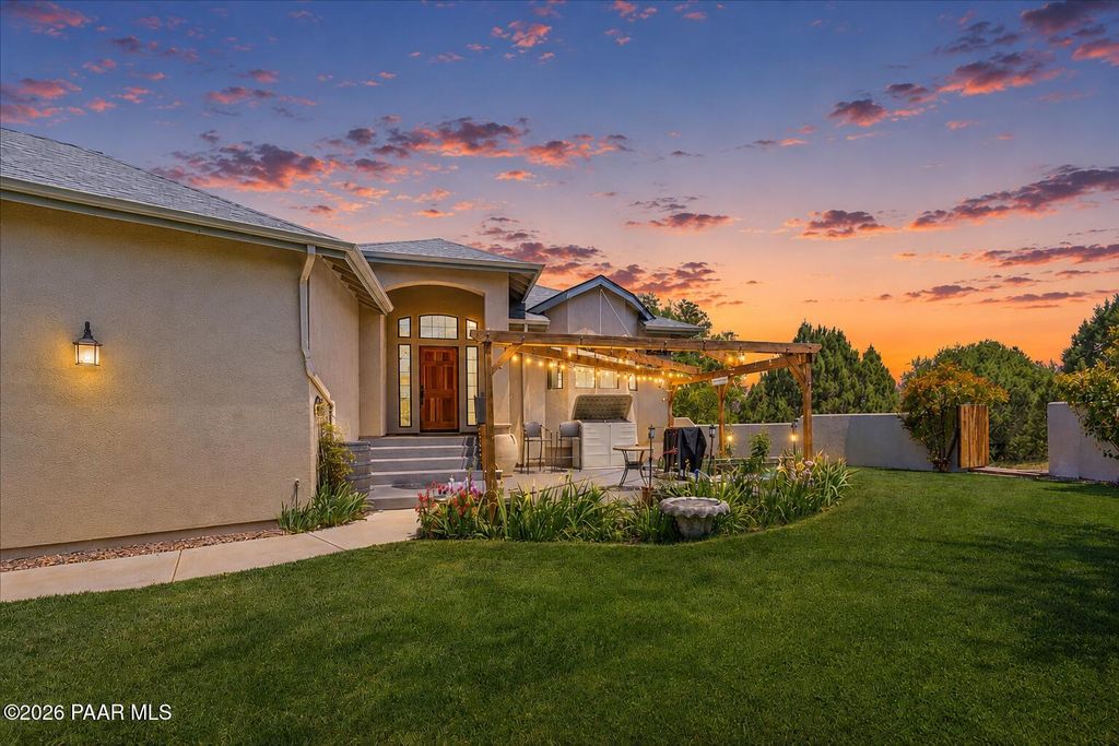 Photo of 3805 N Malapai Drive, Chino Valley, AZ 86323 (MLS # 1081949)