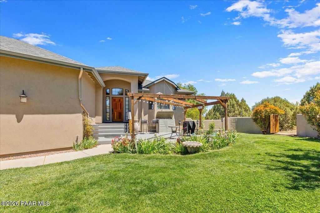 Photo of 3805 N Malapai Drive, Chino Valley, AZ 86323 (MLS # 1081949)