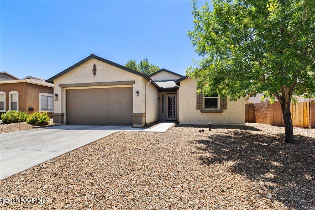 1529 Essex Way