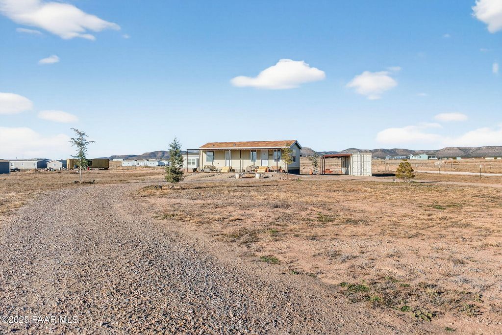 Photo of 2690 W Pilots Rest Airstrip, Paulden, AZ 86334 (MLS # 1078348)
