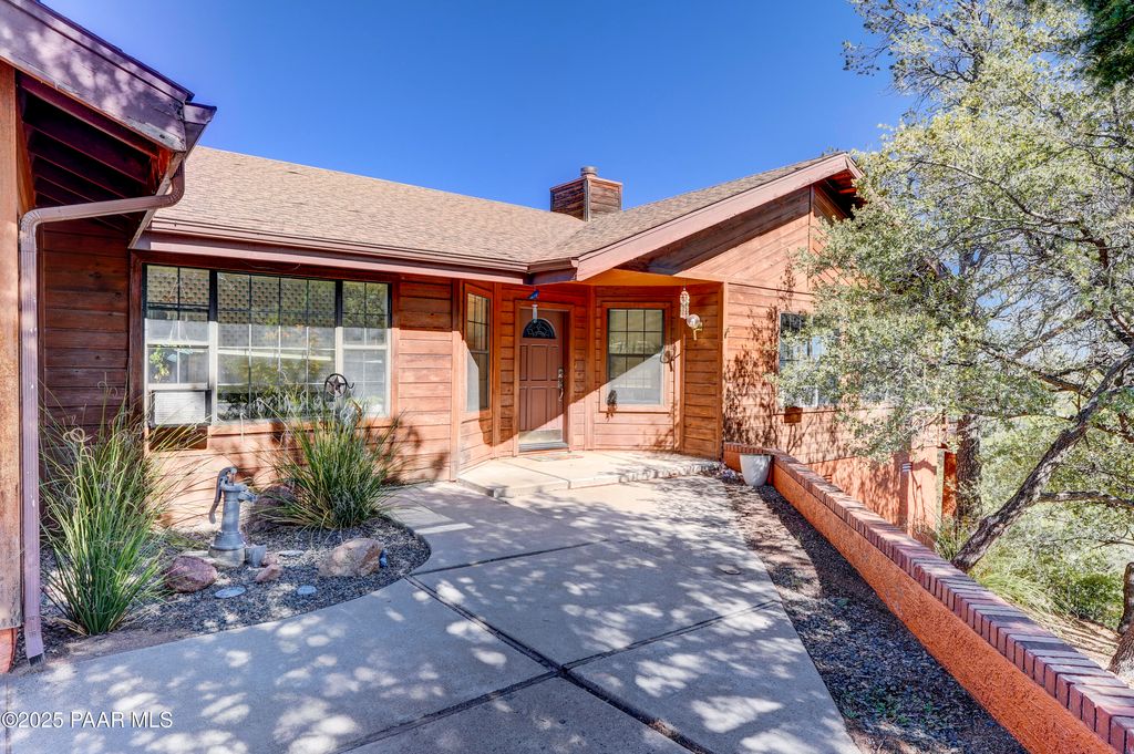 Photo of 146 N Murphy Way, Prescott, AZ 86303 (MLS # 1077384)