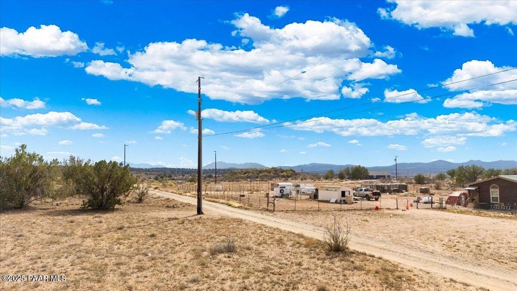 Photo of 0 N Shooters Pass (2 Acre), Paulden, AZ 86334 (MLS # 1076942)