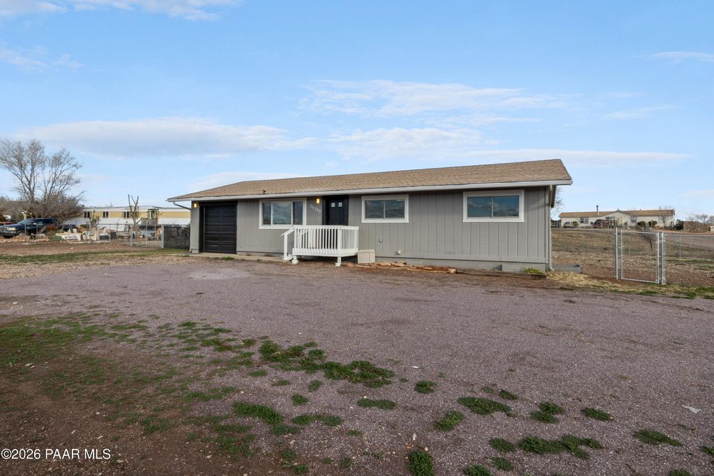 Photo of 25355 N Catalina Street, Paulden, AZ 86334 (MLS # 1078528)