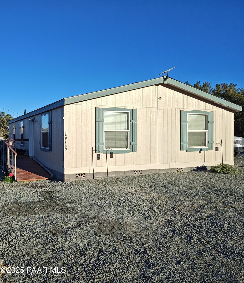 Photo of 16125 S Apache Drive, Mayer, AZ 86333 (MLS # 1078034)