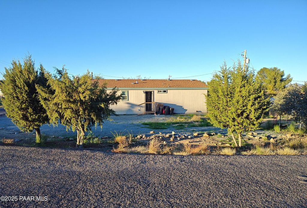 Photo of 16125 S Apache Drive, Mayer, AZ 86333 (MLS # 1078034)