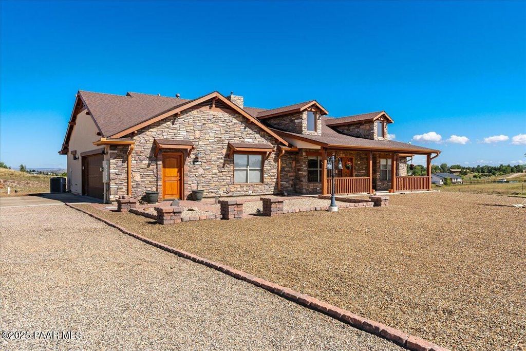 Photo of 2670 W Neighbor Vw, Chino Valley, AZ 86323 (MLS # 1076880)