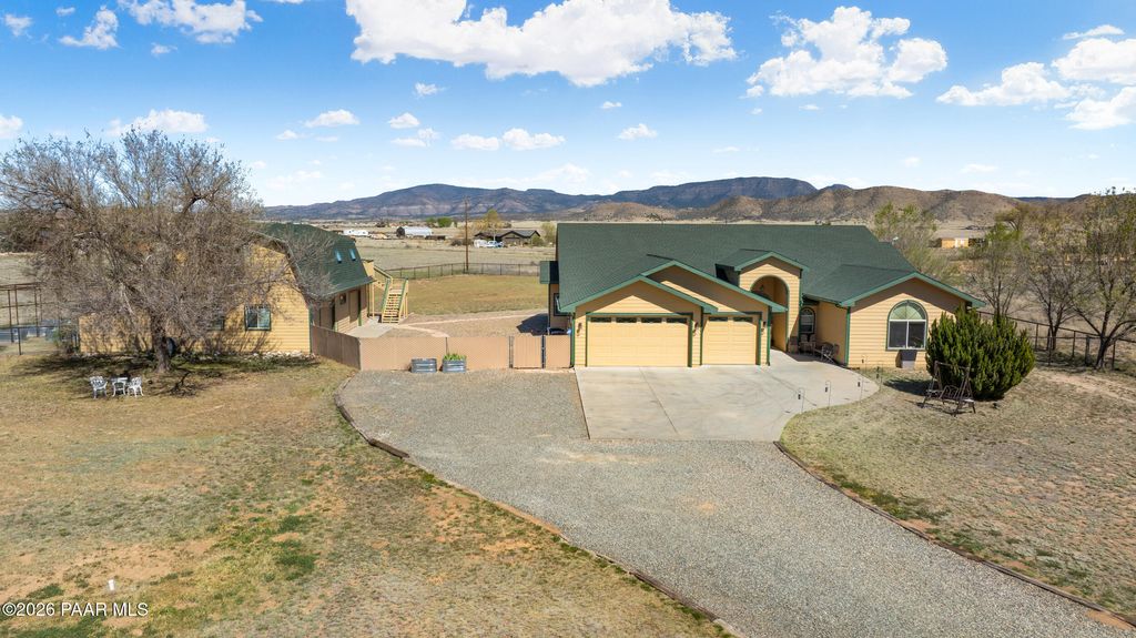 Photo of 9605 N Coyote Springs Road, Prescott Valley, AZ 86315 (MLS # 1080805)