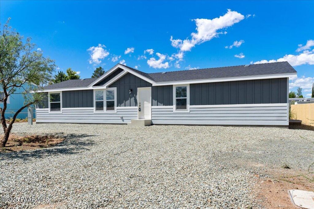 Photo of 15364 S Black Mountain Road, Mayer, AZ 86333 (MLS # 1079321)