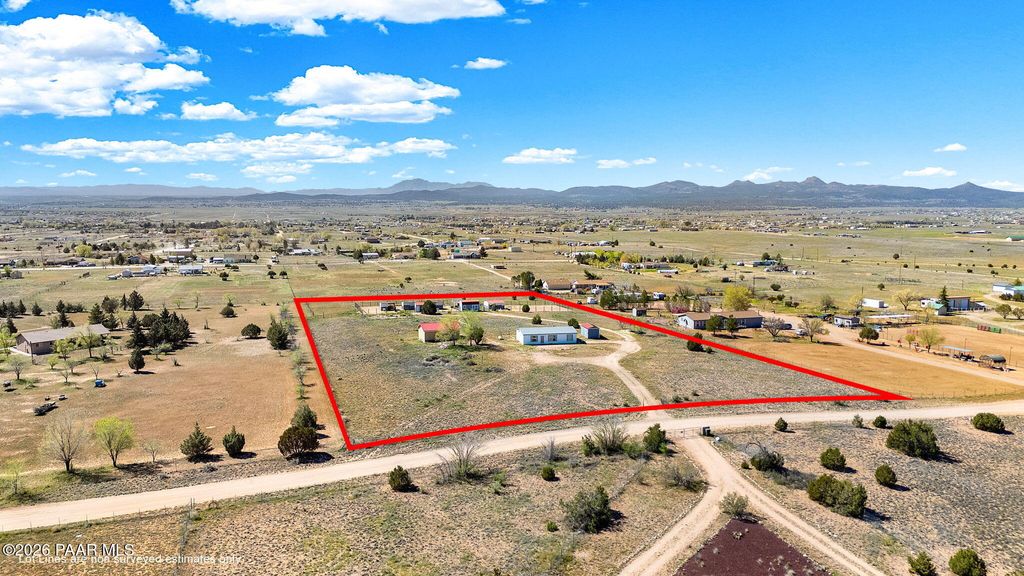 Photo of 805 W Eleanor Road, Paulden, AZ 86334 (MLS # 1080689)