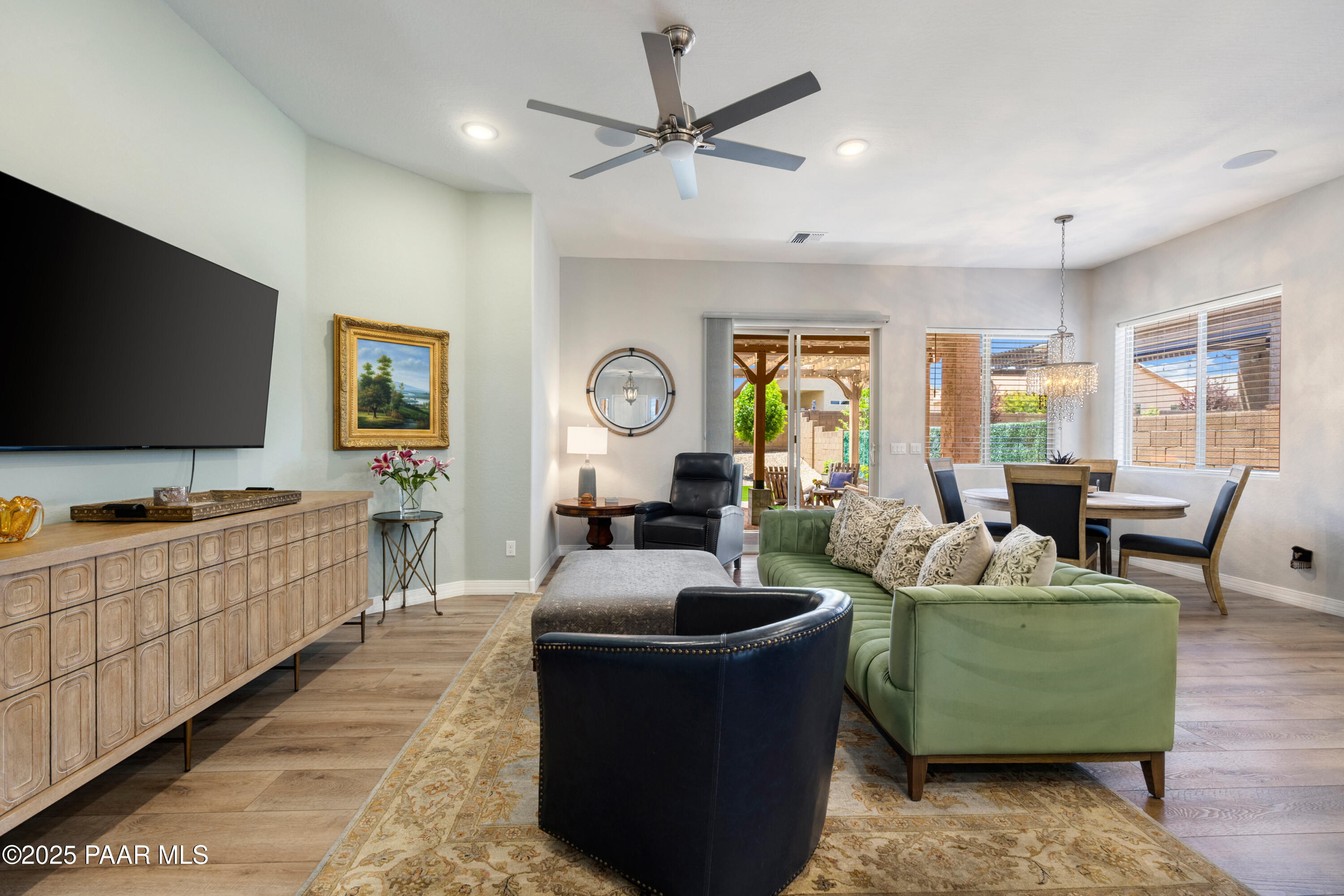 6135 Livingston Loop