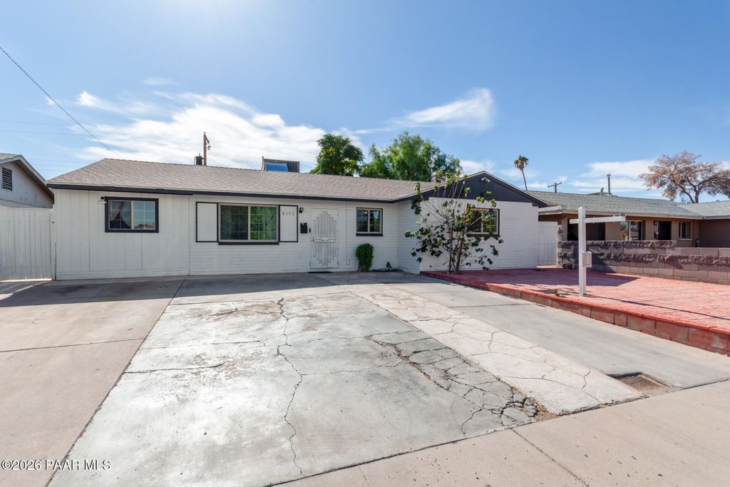 Photo of 8151 W Clarendon Avenue, Phoenix, AZ 85033 (MLS # 1079268)
