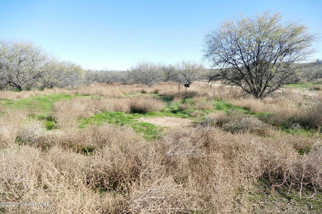 Photo of 16688 S Cordes Circle, Mayer, AZ 86333 (MLS # 1078865)