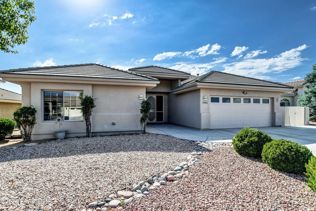 Photo of 1943 Golf View Lane, Prescott, AZ 86301 (MLS # 1078675)