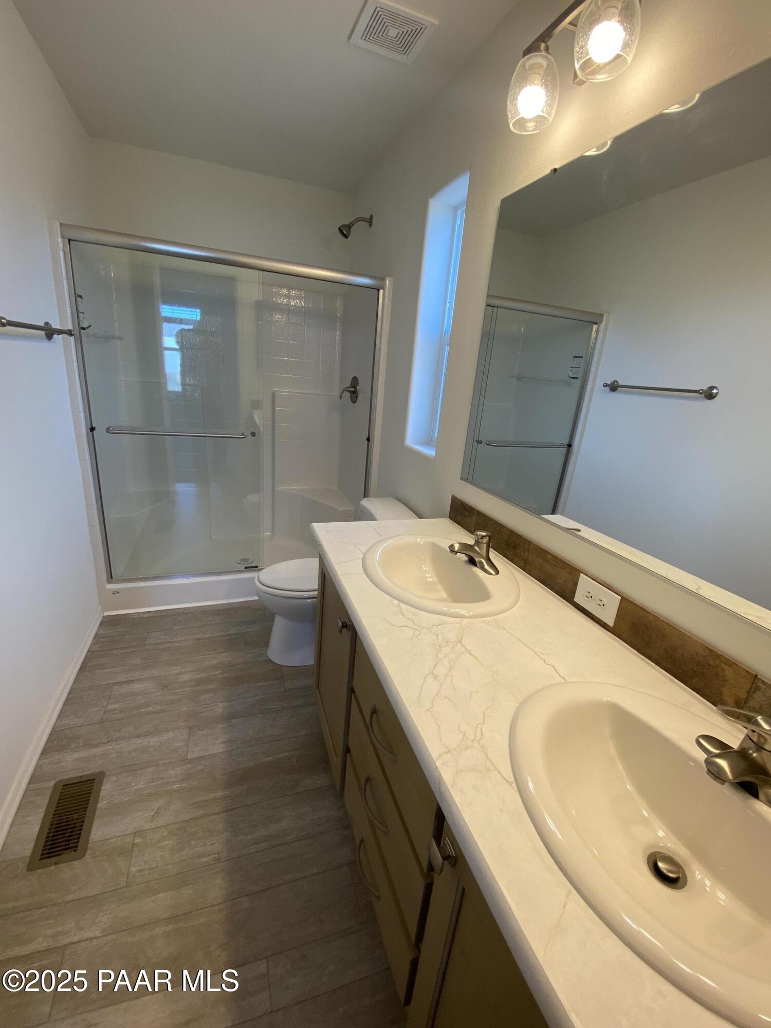 425 W Paris Trail