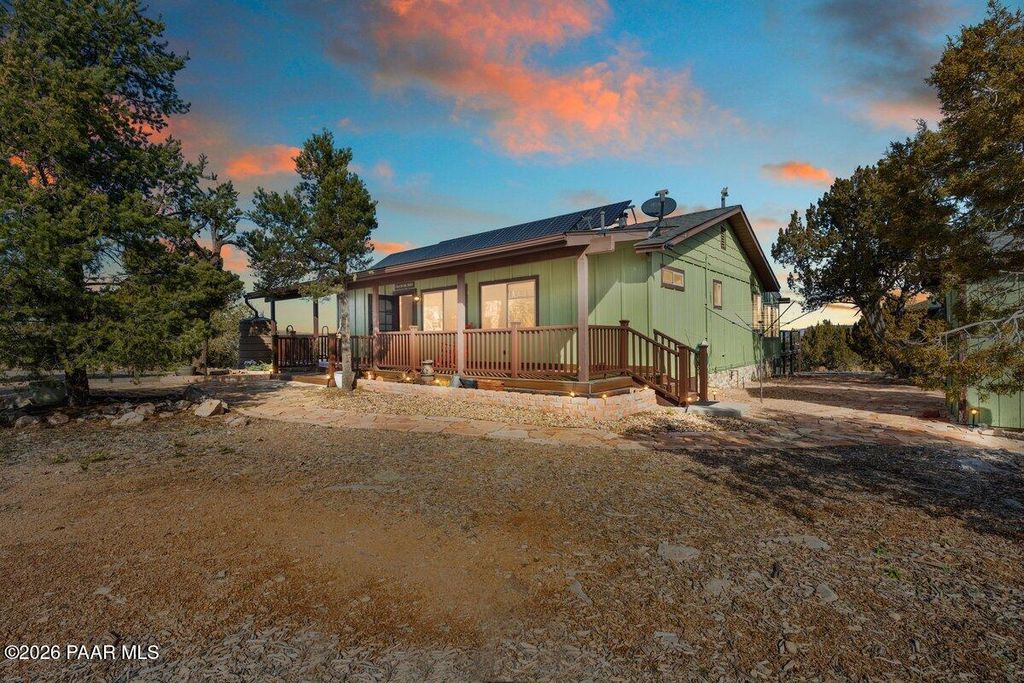 Photo of 33694 W Gallina Road, Seligman, AZ 86337 (MLS # 1078878)