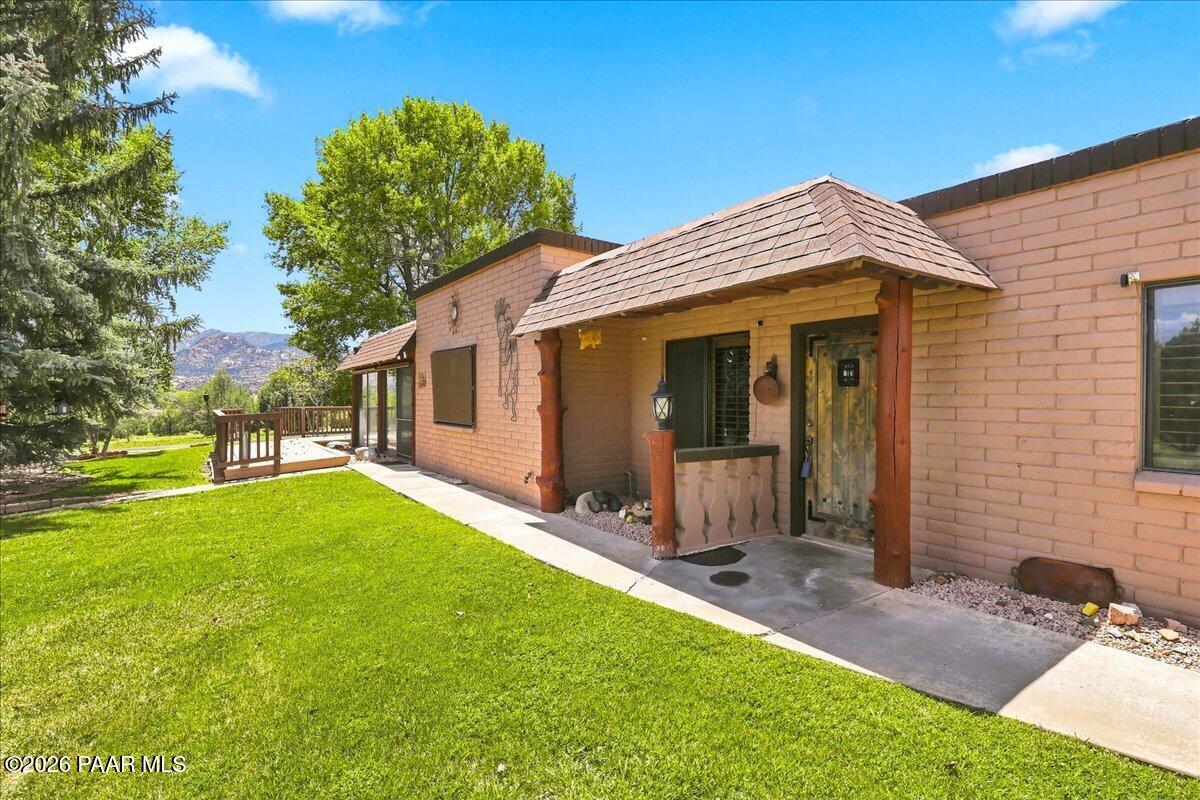 11230 N Dora Lane