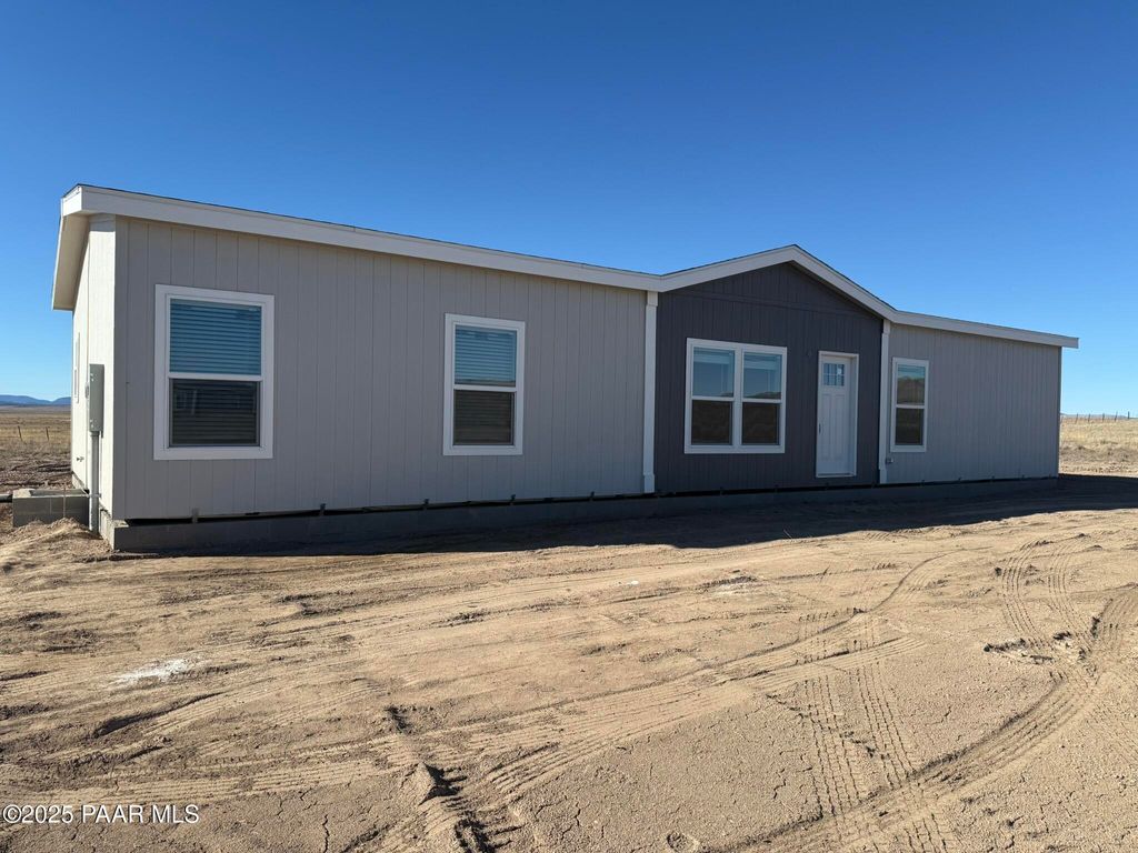 Photo of 26994 N Chicory Way, Paulden, AZ 86334 (MLS # 1078299)