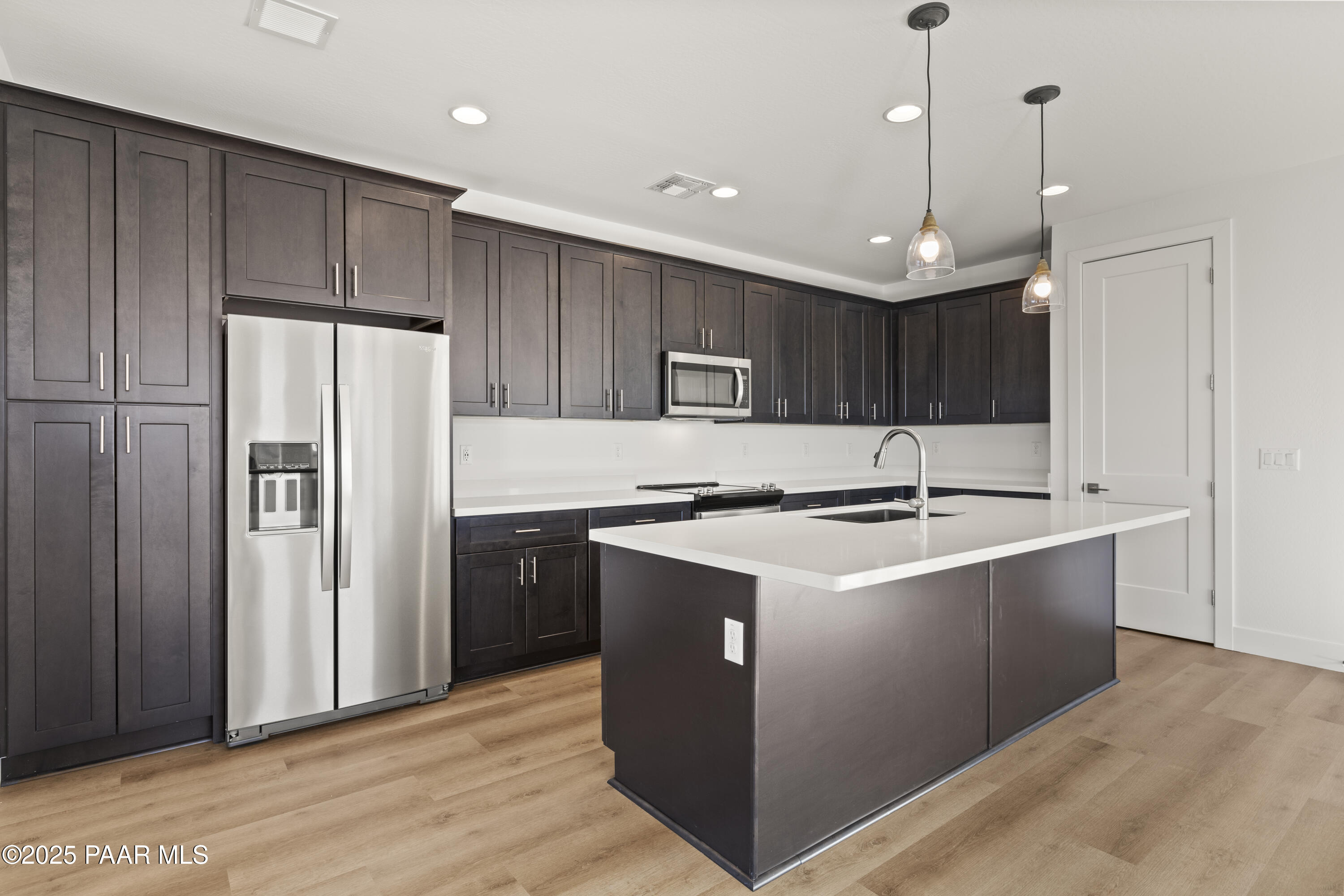 7639 E Louie Lane