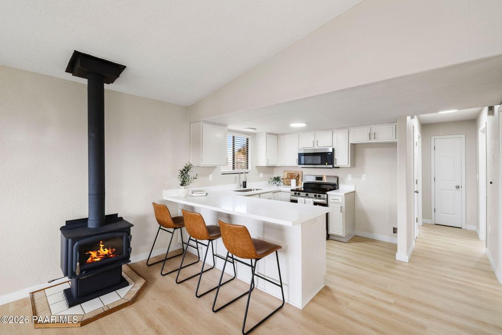 Photo of 20102 E Antelope Road, Mayer, AZ 86333 (MLS # 1079513)