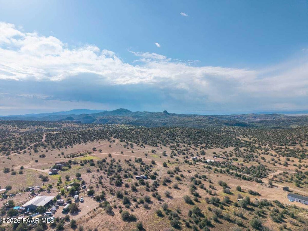 Photo of 106 E Spring Water Dr, Paulden, AZ 86334 (MLS # 1085022)