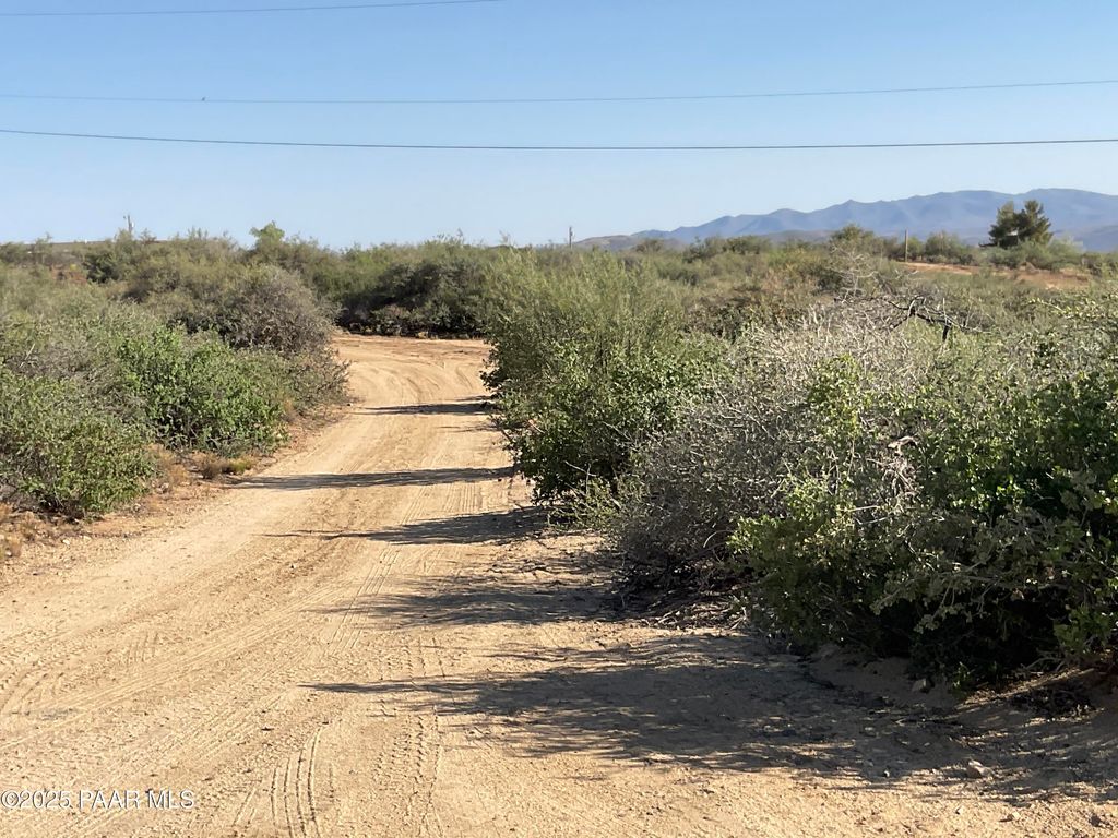 Photo of 7990 S Bristol Boulevard, Kirkland, AZ 86332 (MLS # 1078704)