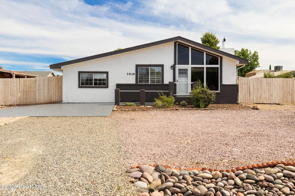 Photo of 7939 E Marigold Lane, Prescott Valley, AZ 86314 (MLS # 1082879)