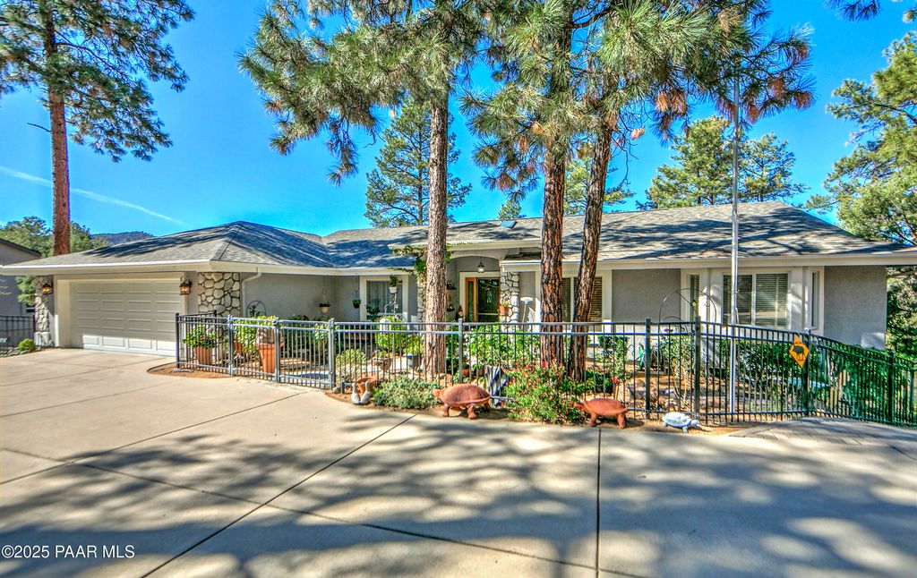 Photo of 1390 E Valley View Road, Prescott, AZ 86303 (MLS # 1077506)