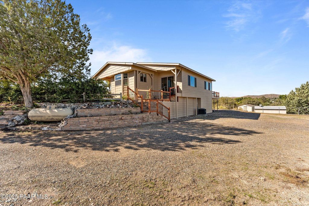 Photo of 15862 S Rolling Ridge Drive, Mayer, AZ 86333 (MLS # 1077205)