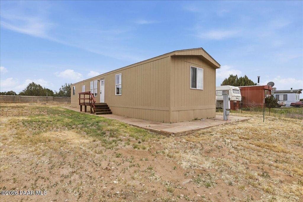Photo of 25415 N Cedar Drive, Paulden, AZ 86334 (MLS # 1080896)