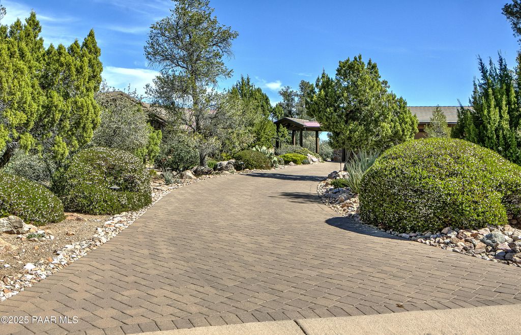 Photo of 12050 W Whipsaw Way, Prescott, AZ 86305 (MLS # 1077381)