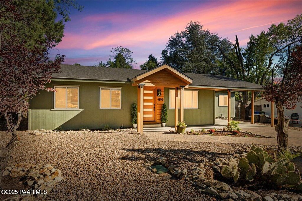 Photo of 1810 Meadowbrook Road, Prescott, AZ 86303 (MLS # 1077031)