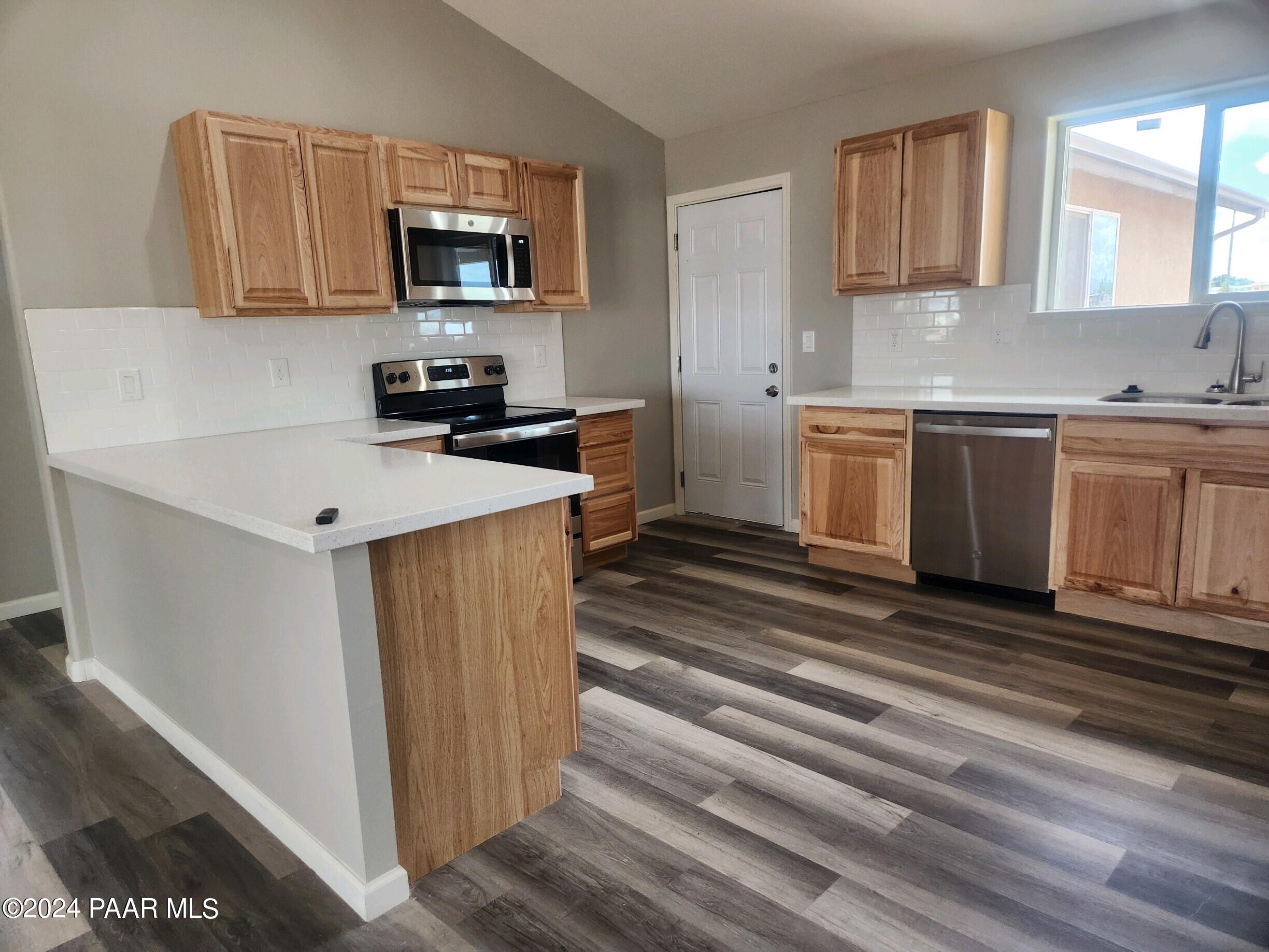 825 W Ranch House Road