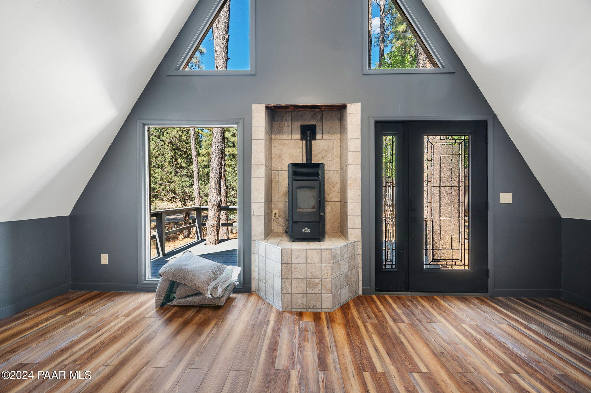 1101 E Elk Trail
