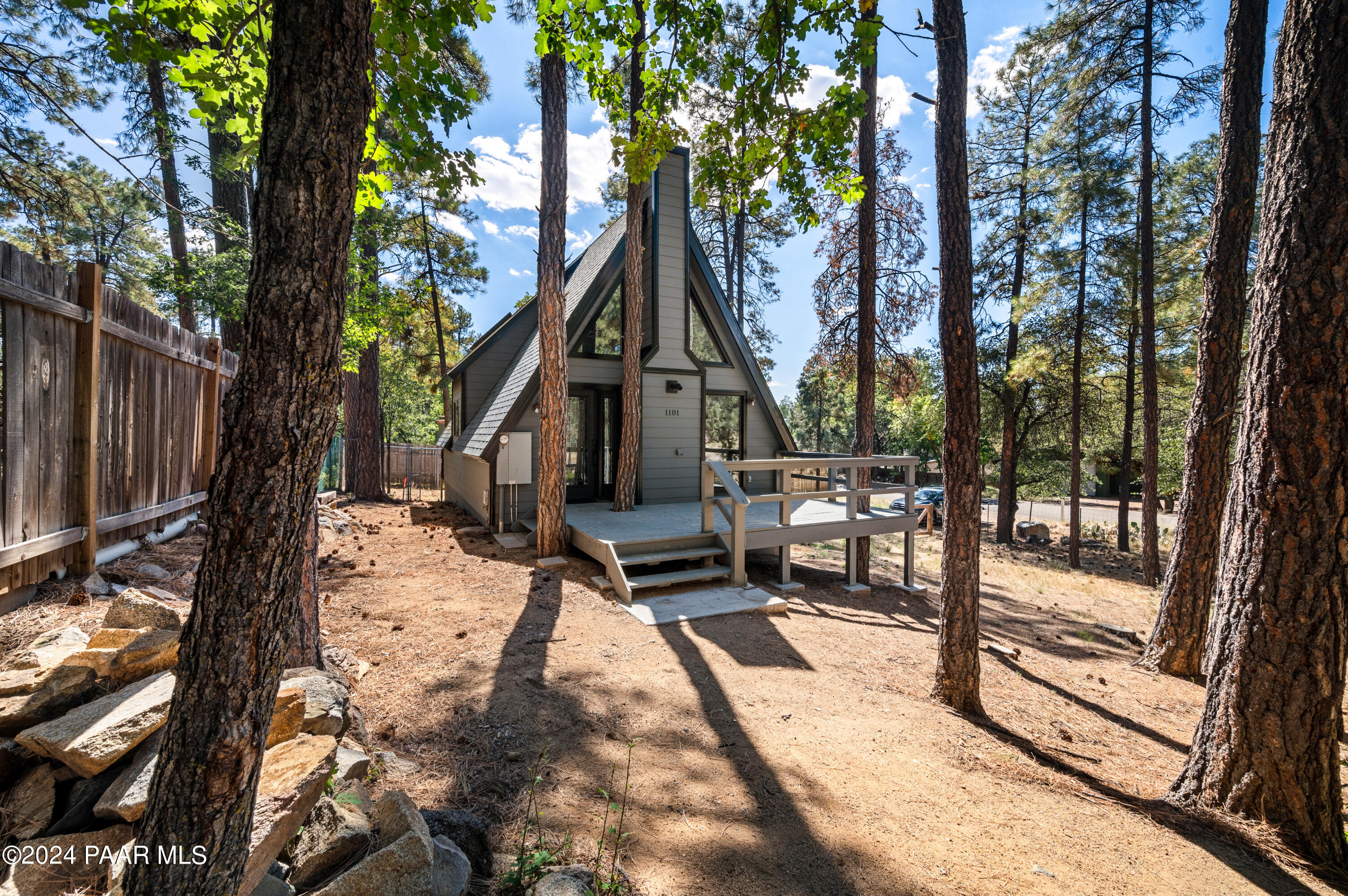 1101 E Elk Trail