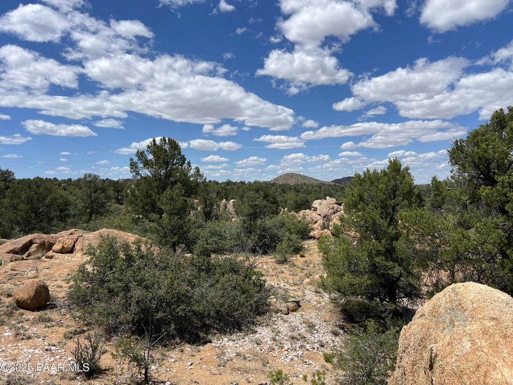 Photo of 00 W Road 2, Prescott, AZ 86305 (MLS # 1079628)
